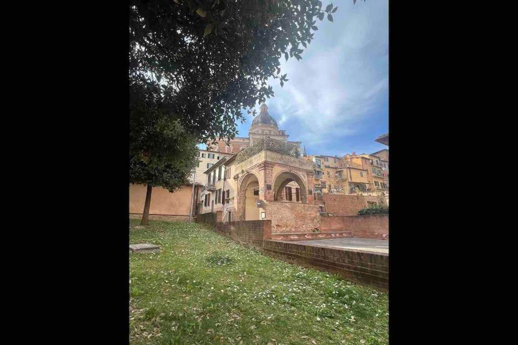Nel Cuore Della Citta Sienne Extérieur photo